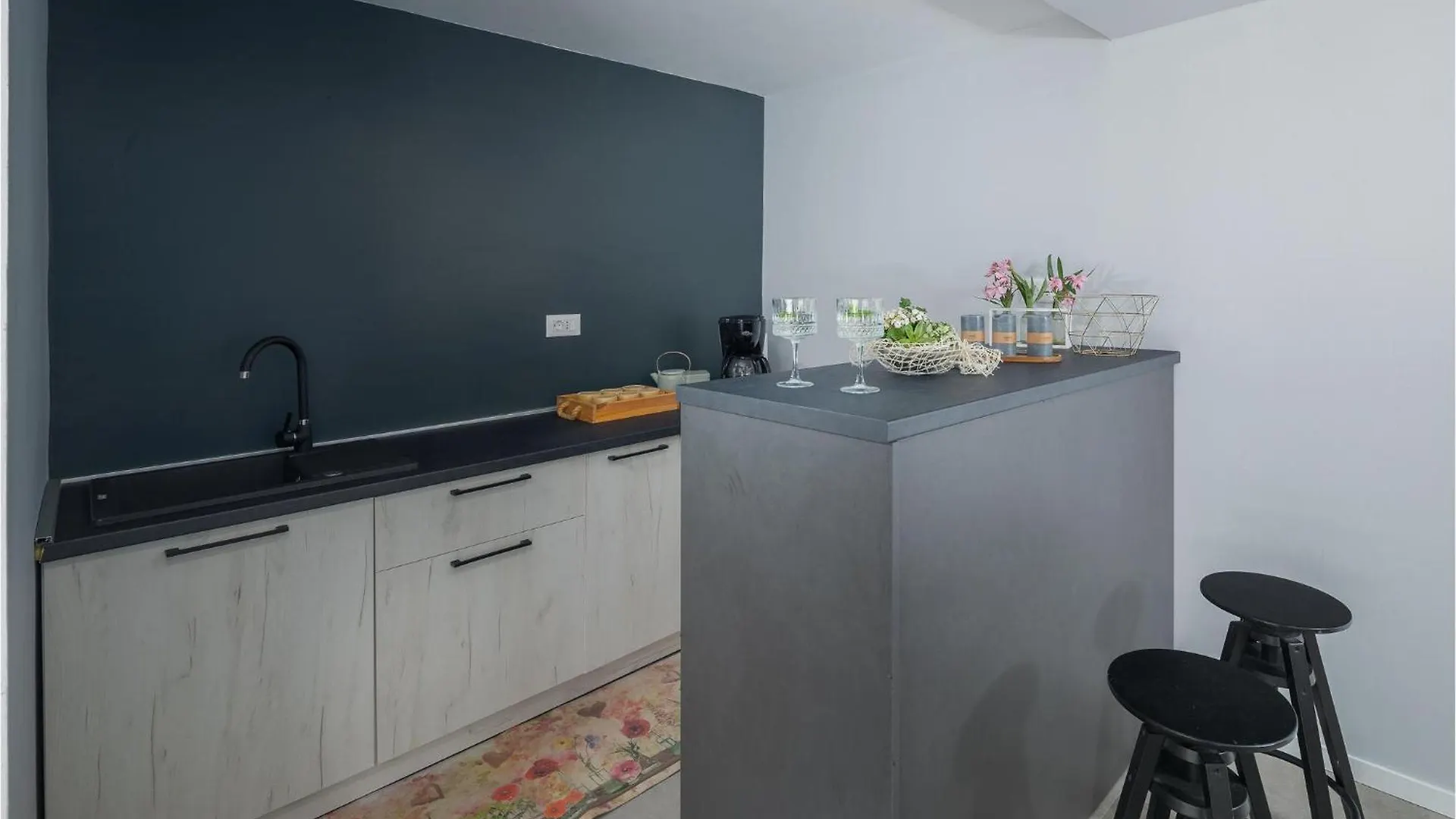 4 Bedroom Amazing Home In Tinjan 크로아티아