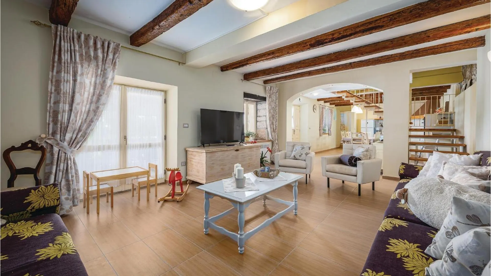 펜션 4 Bedroom Amazing Home In Tinjan 크로아티아